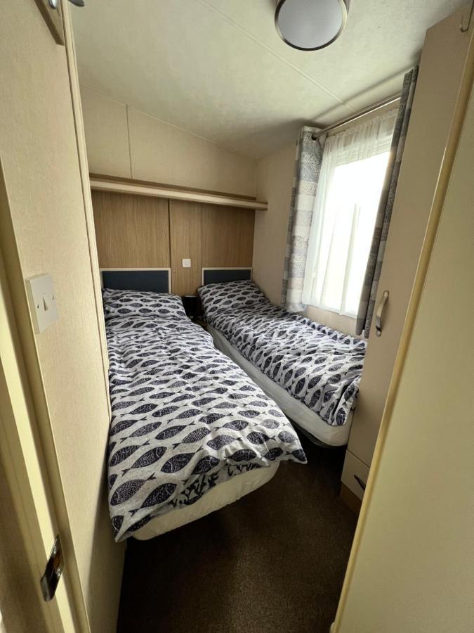 Mollys Retreat Pet Friendly Three Bed Caravan With Small Garden Newquay Bay Resort Quieter Area Of Park Exterior foto